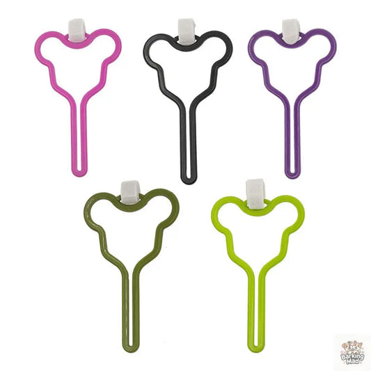 Pet Poop Bag Holder Hands-free Fixed Clip Dog Walking Cleaning Supplies Pet Cat Dog Poop Bag Dispenser Velcro Color Random Barking Mad